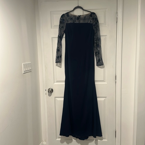 Long sleeve evening gown by Carmen Marc Volvo size 6 - Picture 1 of 8
